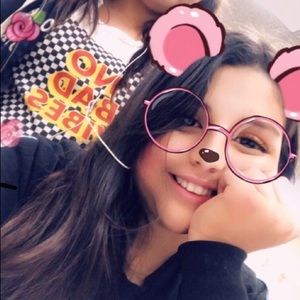 Meet your Posher, Hillary